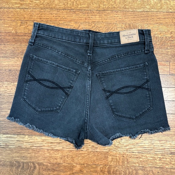 Abercrombie & Fitch Womens Black Distressed Denim‎ Shorts Size 6/W28 - Picture 4 of 6
